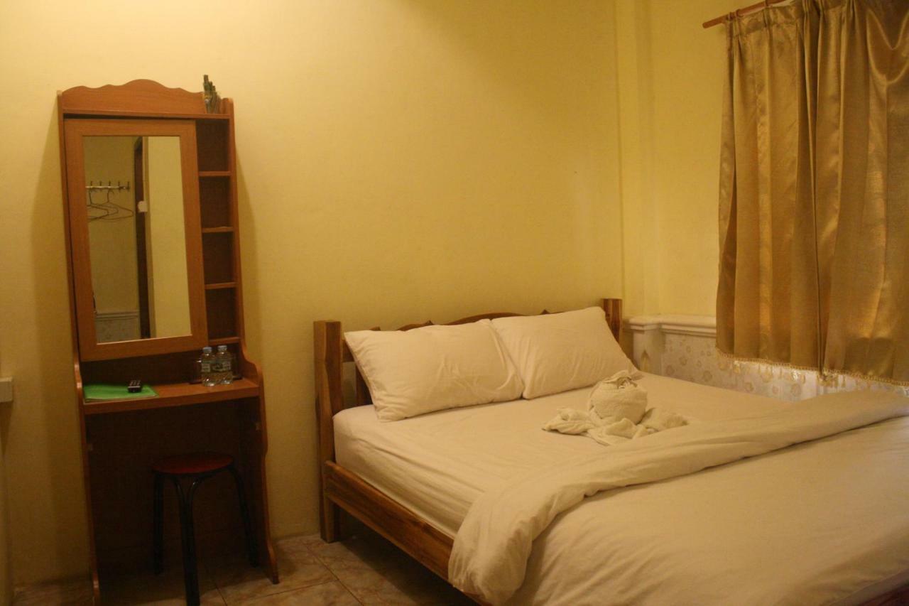 Viengchalern Guesthouse Luang Prabang Extérieur photo