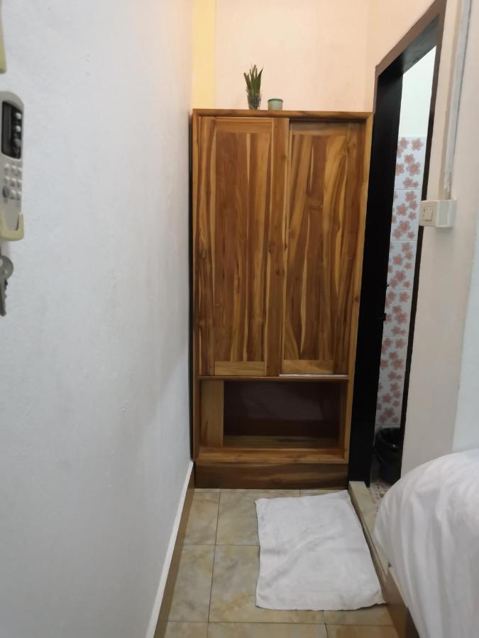 Viengchalern Guesthouse Luang Prabang Extérieur photo